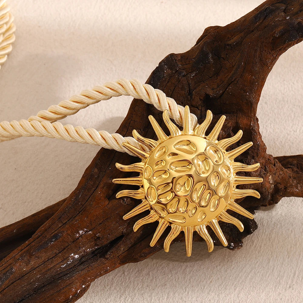 Solara Tide Necklace