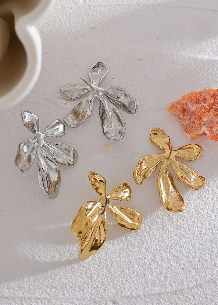 Valora Leaf Earrings