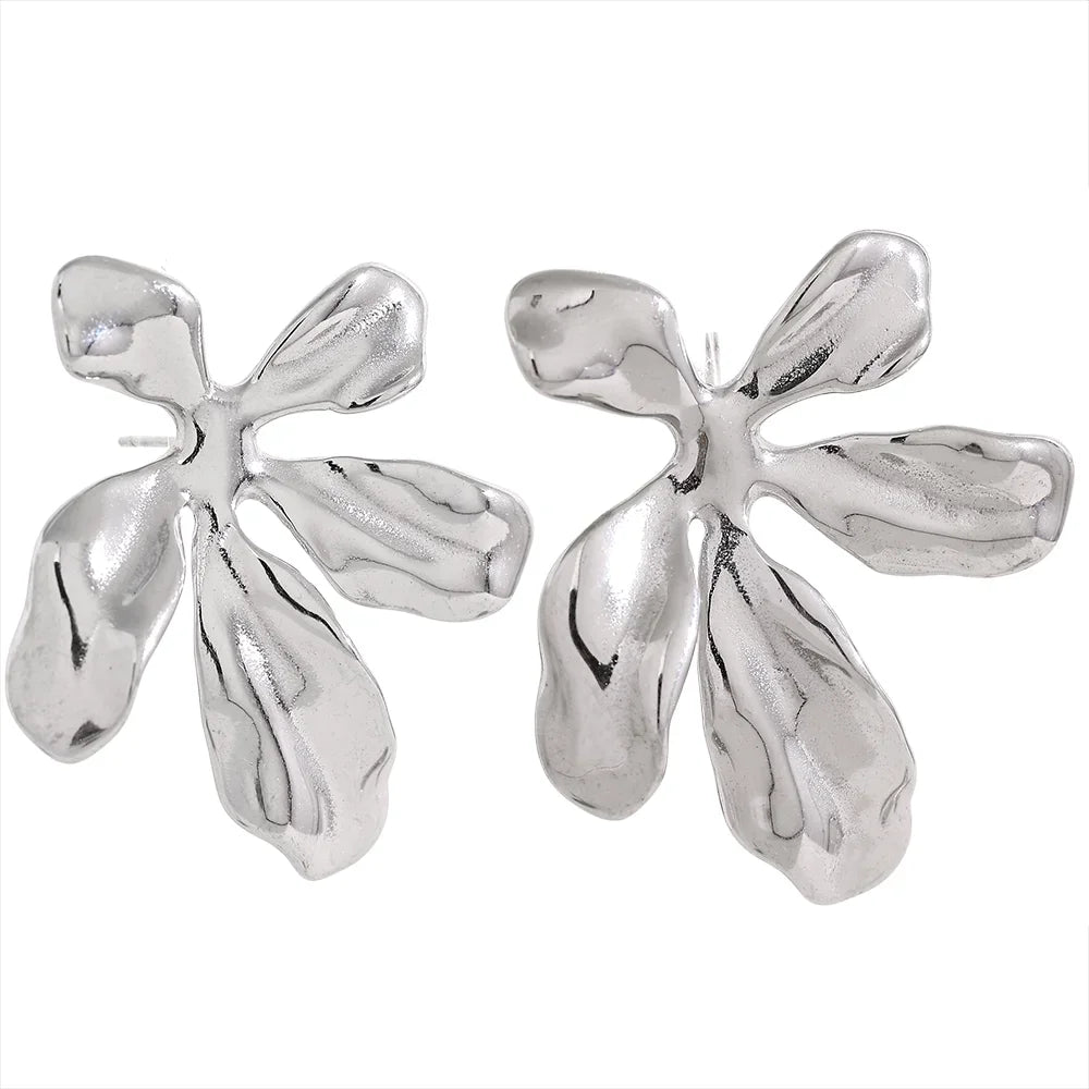 Valora Leaf Earrings