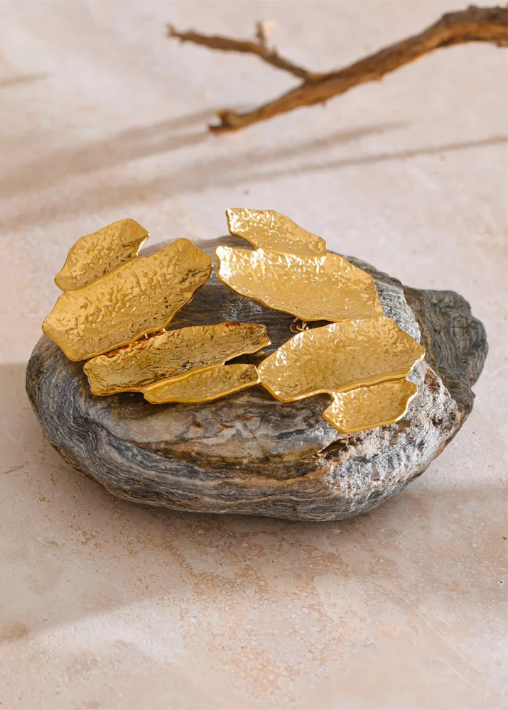 Serava Crest Earrings