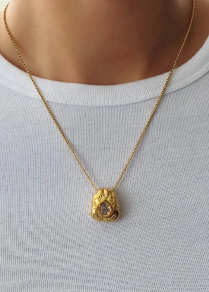 Vesta Gem Pendant